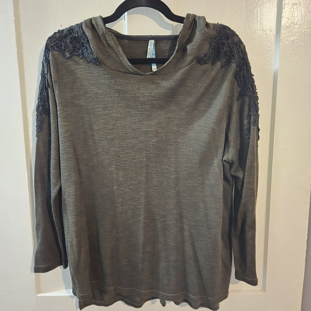 Wallflower Hooded Long‎ Sleeve Green Blouse With Black Crochet Lace Accents, XL